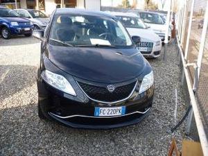 Lancia ypsilon  cv 5 porte gold neo patentati ok !!