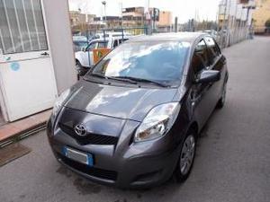 Toyota yaris 1.0 5 porte now gpl