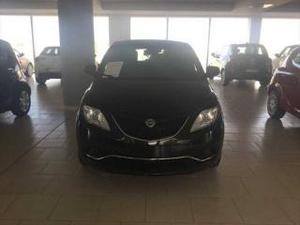 Lancia ypsilon nuova cv silver