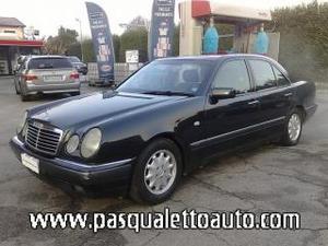 Mercedes-benz e 200 berlina elegance