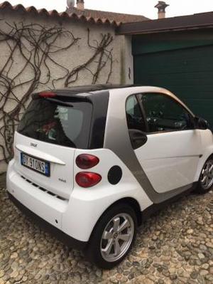 Smart fortwo  kw mhd pulse white edition