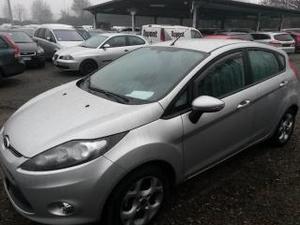 Ford fiesta  cv 5 porte titanium.