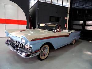 Ford - Fairlane Skyliner 