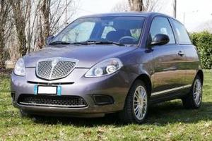 Lancia ypsilon  cv argento