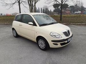 Lancia ypsilon 1.2 oro