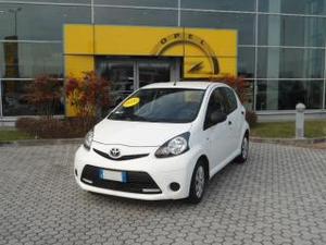 Toyota aygo v vvt-i 5 porte lounge connect