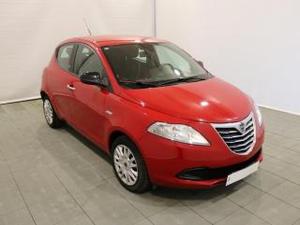 Lancia ypsilon 1.3 mjt 95 cv s&s black&red