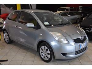 TOYOTA Yaris 1.3 3 porte Luna * SERVICE BOOK *