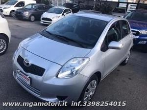 Toyota yaris 1.0 5 porte sol