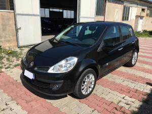 Renault Clio V 5 porte Le Iene