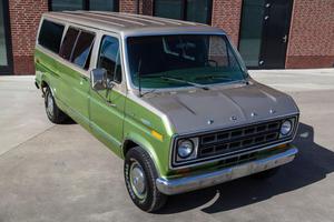 Ford - Club Wagon Chateau - 