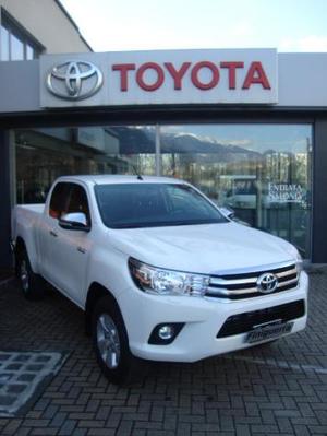 TOYOTA Hilux 2.4 D-4D 4WD Extra Cab Lounge rif. 