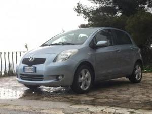 Toyota yaris 1.0 5 porte