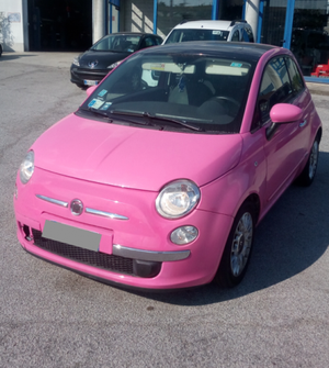 Fiat 500 edizione limitata Diva Pink