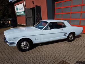 Ford Mustang Hardtop Coupe - .