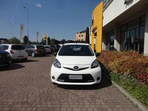 Toyota aygo v vvt-i 5 porte active connect