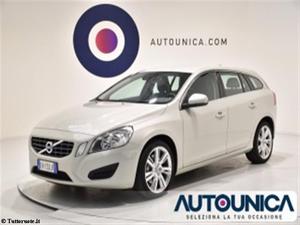 Volvo V60 D5 AWD GEARTRONIC MOMENTUM