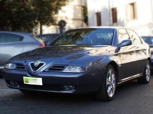 Alfa Romeo i V6 turbo Super