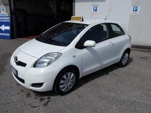 Toyota yaris 1.0 3 porte