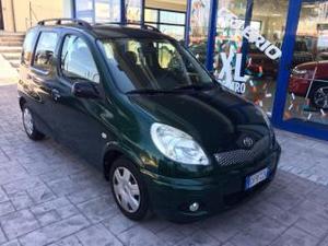 Toyota yaris verso 1.3i 16v cat luna '03