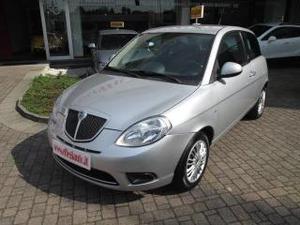 Lancia ypsilon 1.2 argento adatta x neopatentati