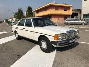 Mercedes-benz  w123 first owner. sunroof. new !