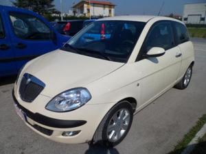 Lancia Ypsilon 1.2 ORO Bianco