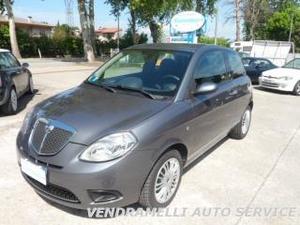 Lancia ypsilon 1.3 mjt 75 cv argento