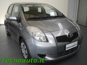 Toyota yaris 1.3 5pt sol - solo  km!!! unico