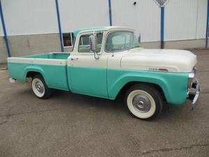 Ford - F100 Pick Up V8 automatico - 
