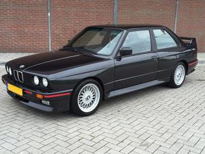BMW - M3 e
