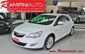Opel astra 1.6 gpl cosmo 24 mesi di garanzia+vacanza!!!