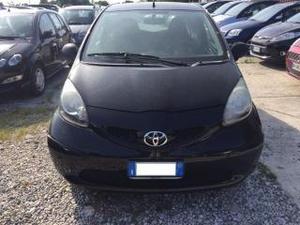 Toyota aygo km per neo patentati