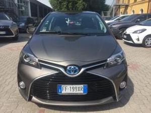 Toyota yaris 1.5 hybrid 5 porte active + lounge pack