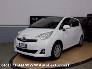 Toyota verso-s 1.3 mt + lounge pack