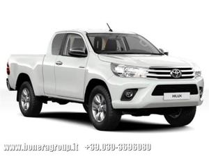 TOYOTA Hilux 2.4 D-4D 4WD Extra Cab Lounge