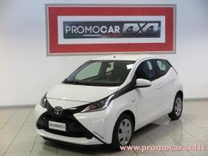 Toyota aygo 1.0 vvt-i 69 cv 5 porte x-play mmt "navigatore"