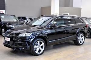 Audi q7 3.0 tdi clean quattro tiptr. - 7 posti - s-line -