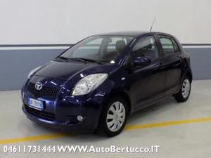 Toyota yaris 1.3 5 porte sol gomme nuove