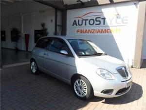 Lancia ypsilon 1.2 argento neopatentati