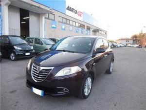 Lancia ypsilon  cv 5 porte gold neopatentati