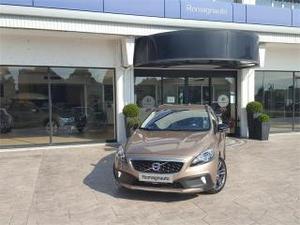 Volvo v40 cross country d3 geartronic momentum