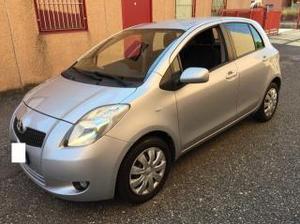 Toyota yaris 1.3 5 porte sol