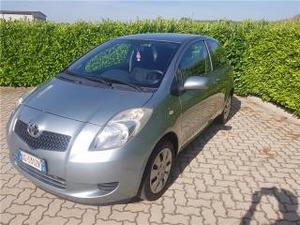 Toyota yaris 1.0 3 porte sol