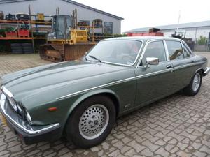 Jaguar - V12 HE Vanden Plas - 