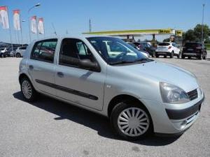 Renault clio 1.5 dci 82cv cat 5 porte ice vende privato