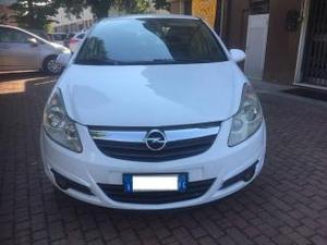 Opel corsa 1.2 gpl bassi consumi per neo patentati
