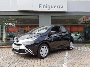 TOYOTA Aygo 1.0 VVT-i 69 CV 5 porte x-play TSS rif. 