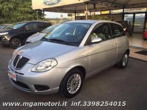 Lancia ypsilon 1.2 oro bianco