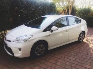 Vendo Toyota Prius di colore bianco in perfetto stato